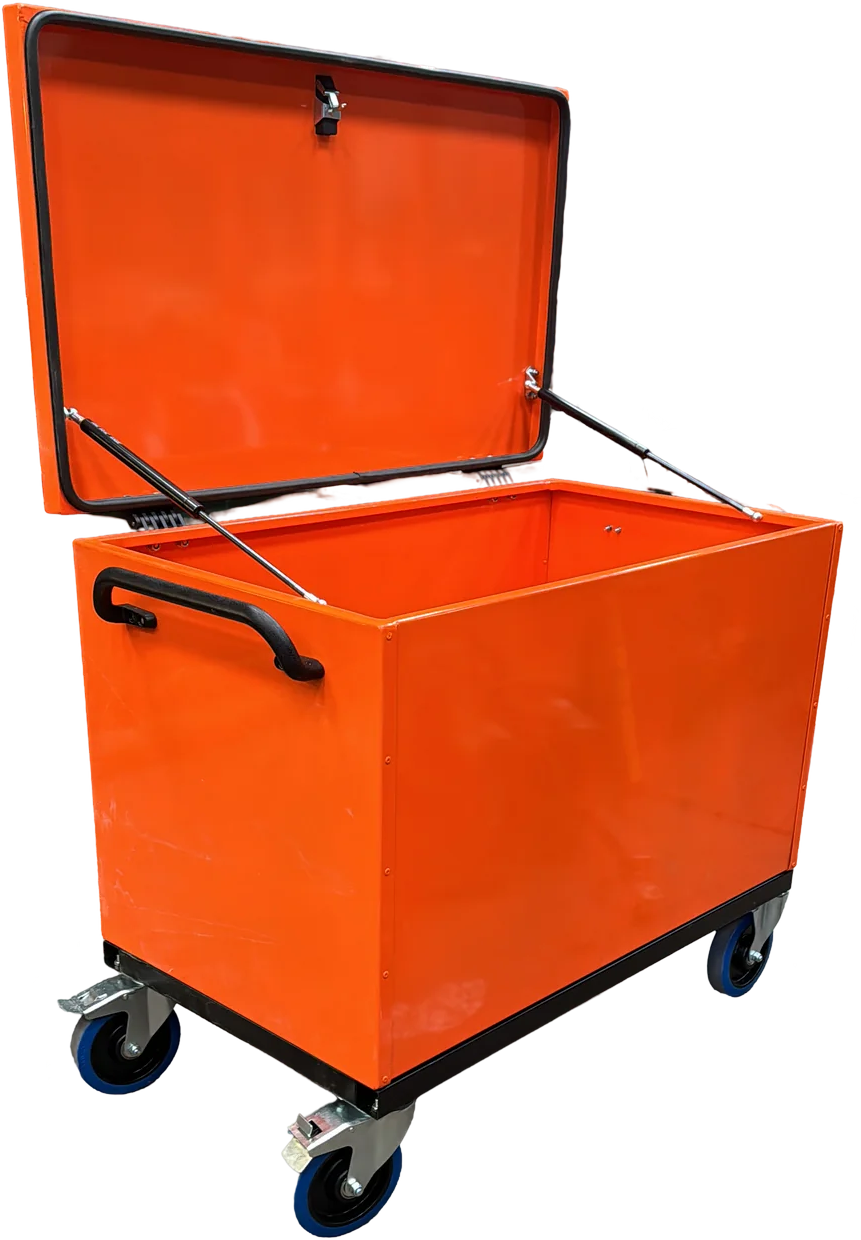 Paddock Blade aluminium rug trunk with secure lock, British-made rug storage box, black finish, sturdy and weather-resistant design.